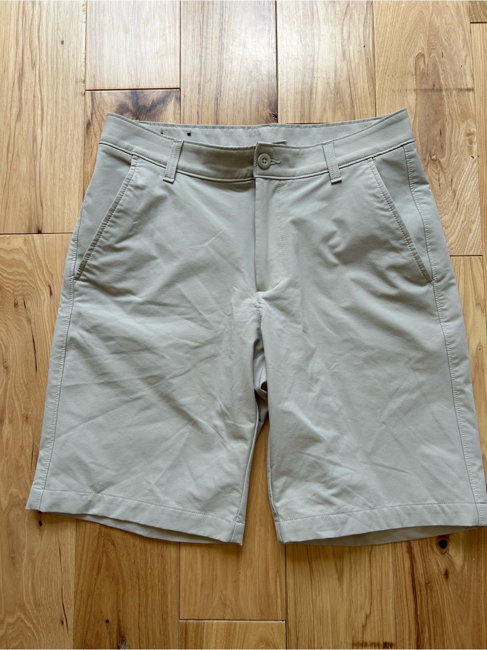 Under Armor Hybrid Shorts size 32
